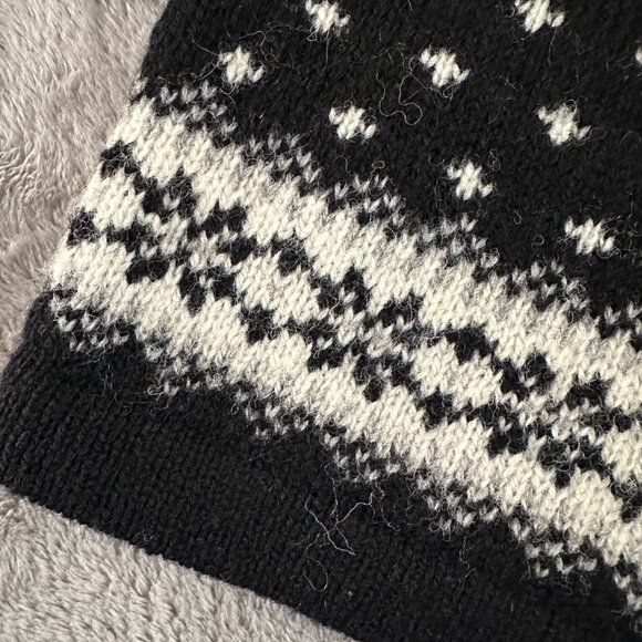 Cambridge Dry Goods 100% Wool Fair Isle Nordic Hook Front Sweater SMALL Cardigan - Picture 3 of 7